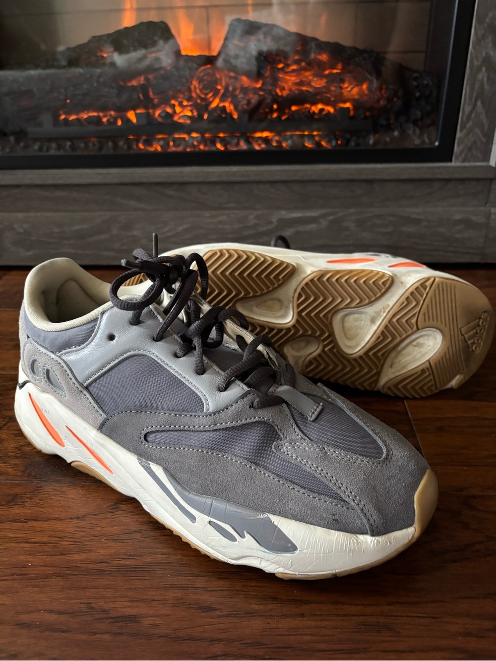 2019
adidas Yeezy Boost 700 'Magnet'